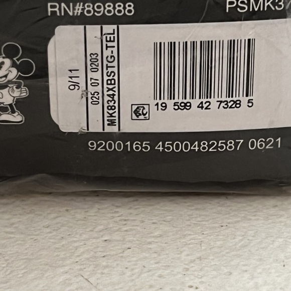 Disney Women's Mickey Mouse & Friends 15 Days of Socks Advent Calendar Sz 4-10 - Picture 7 of 8